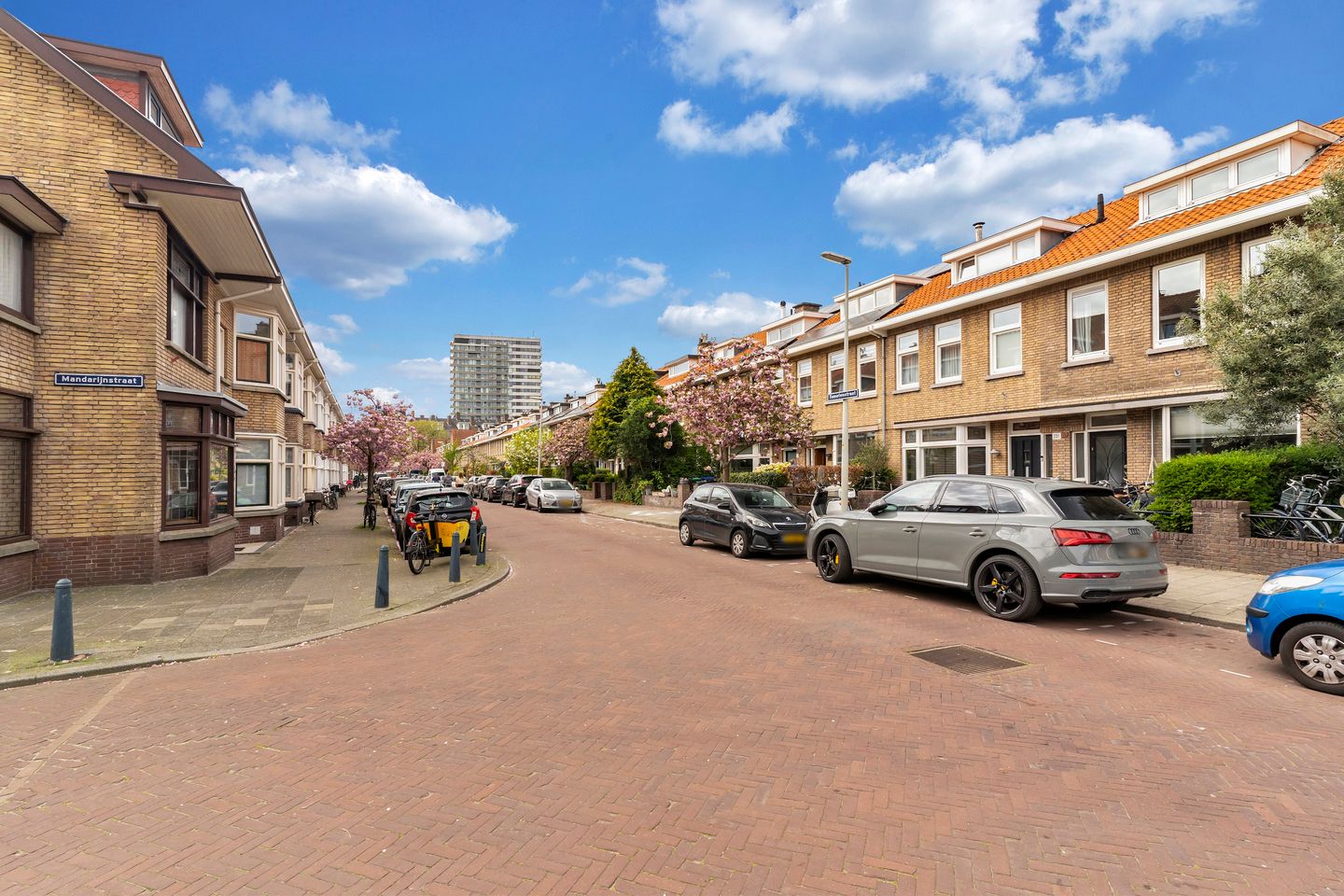 Spacious 1930s Family Home with 5 Bedrooms in Vruchtenbuurt — 49