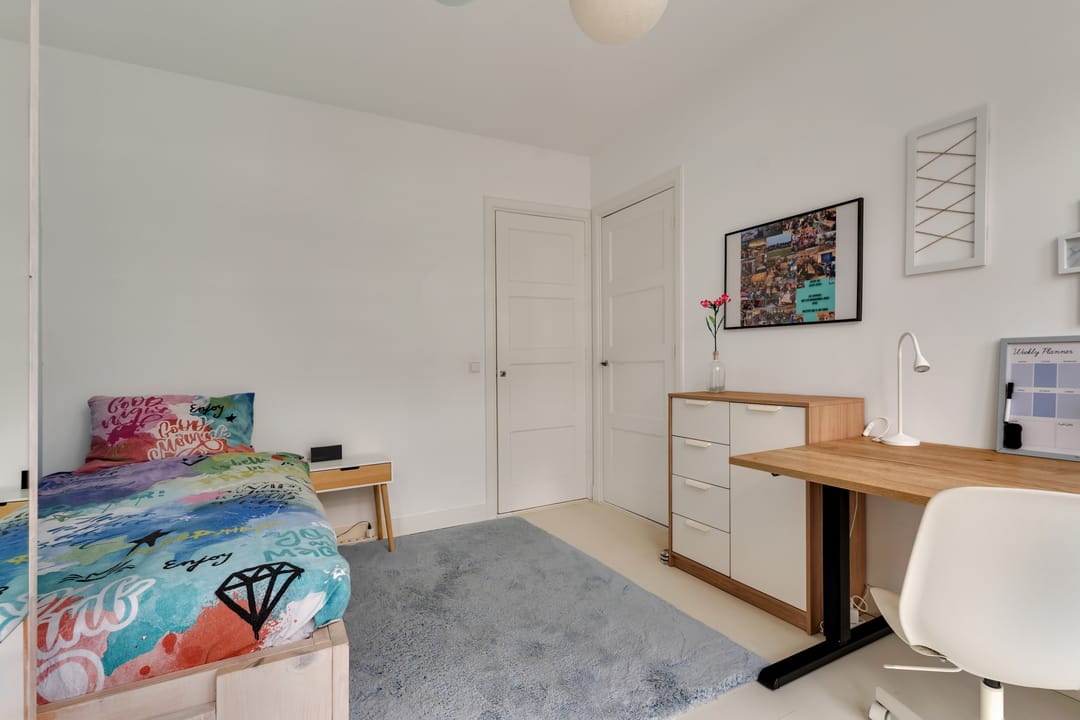 Spacious 1930s Family Home with 5 Bedrooms in Vruchtenbuurt — 37