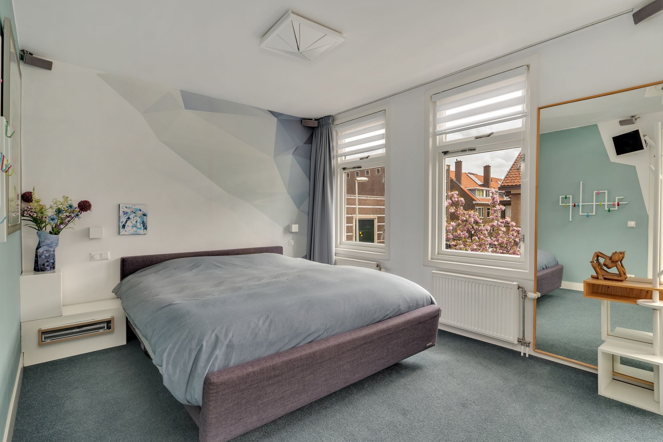 Spacious 1930s Family Home with 5 Bedrooms in Vruchtenbuurt — 30