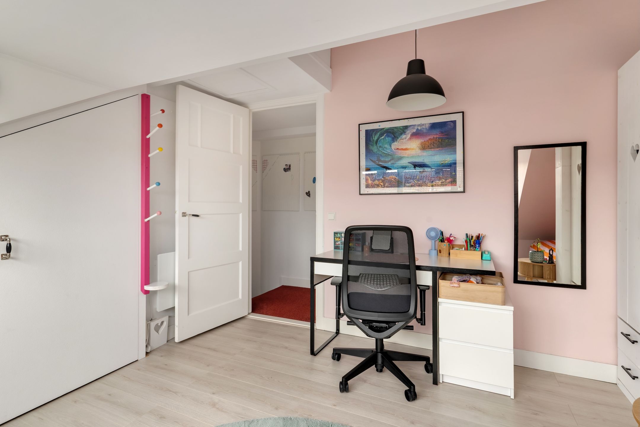 Spacious 1930s Family Home with 5 Bedrooms in Vruchtenbuurt — 42