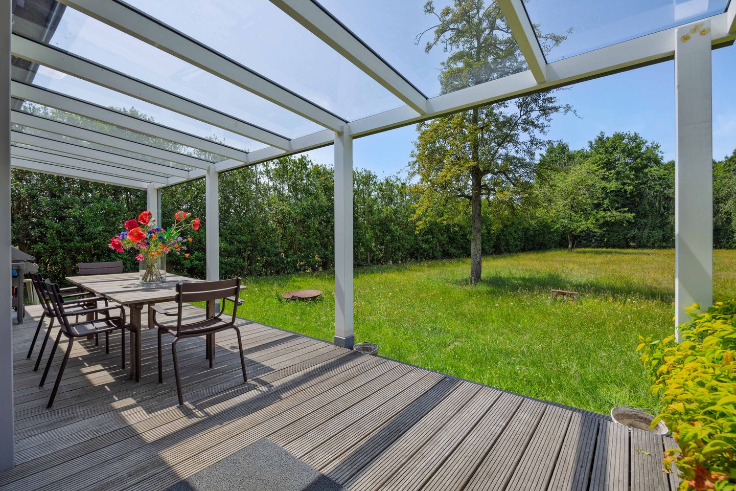 Exclusive Detached Villa with Extensive Natural Plot — 55