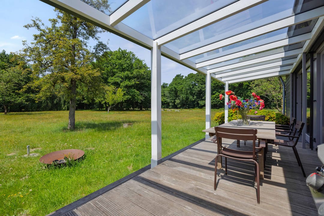 Exclusive Detached Villa with Extensive Natural Plot — 56