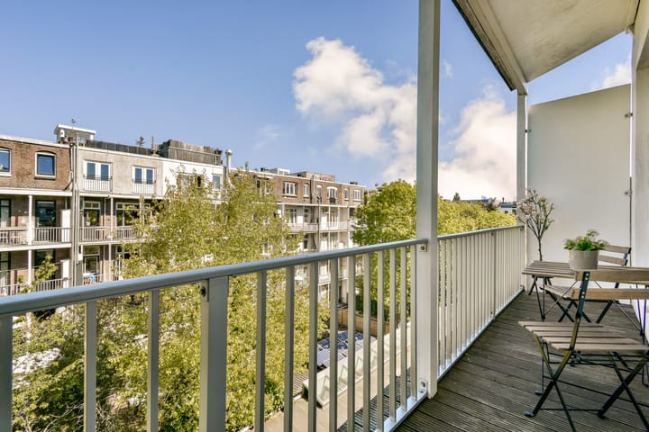 Photo 3 of Van Ostadestraat 21-3A