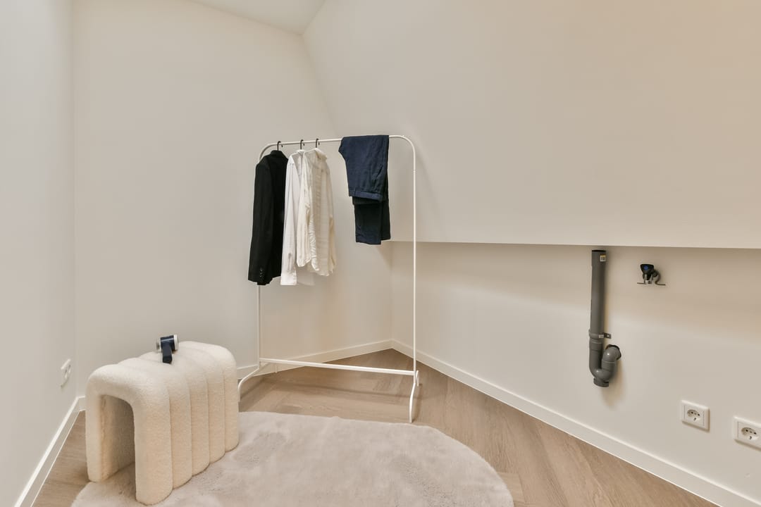 Fully Renovated Move-in Ready Corner House with 175 m² Living Space and Private Garage — 23