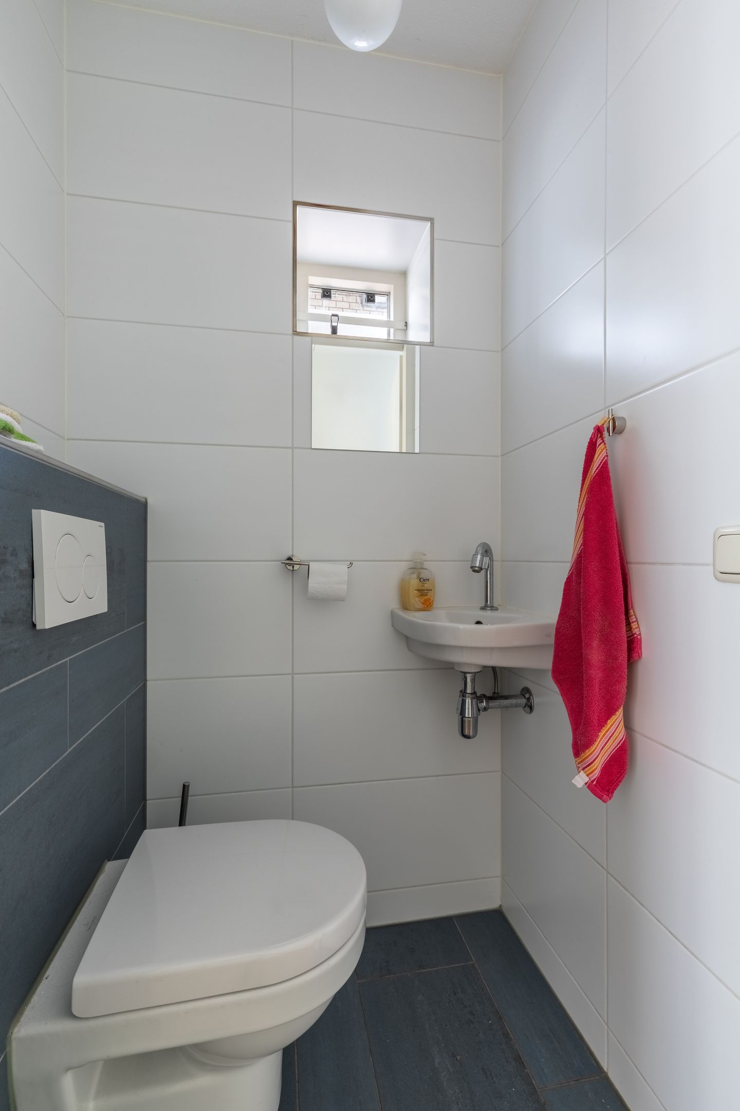 Photo 14 of Knokkestraat 44