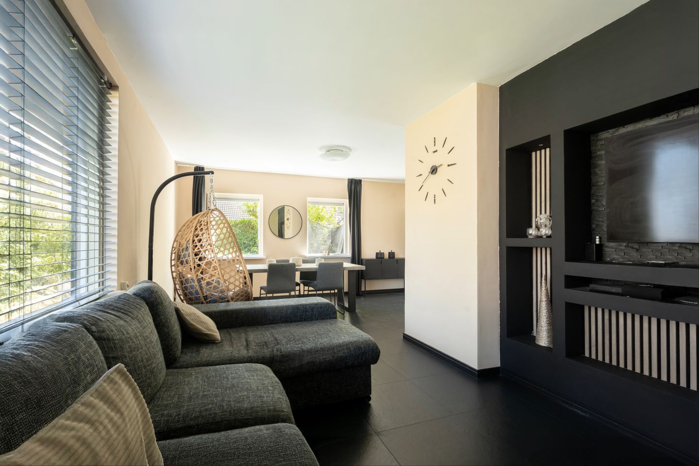 Spacious Detached House with Garage and Sunny Garden in Maasbommel — 10