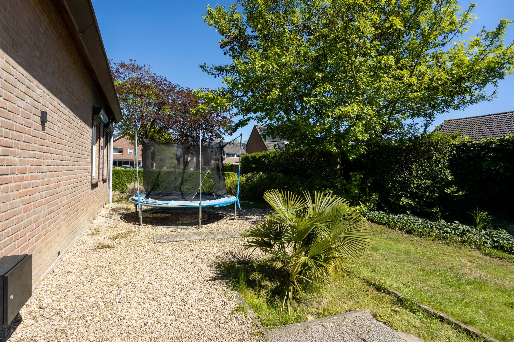 Spacious Detached House with Garage and Sunny Garden in Maasbommel — 45