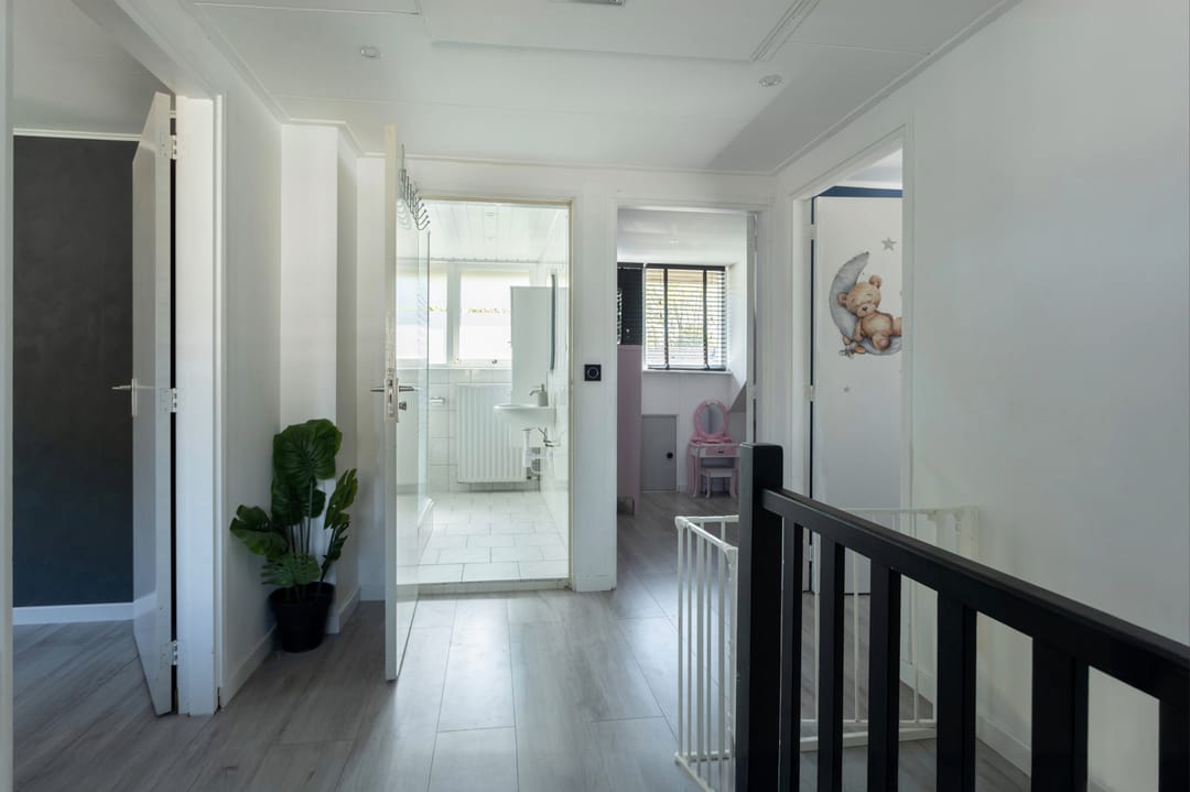 Spacious Detached House with Garage and Sunny Garden in Maasbommel — 28