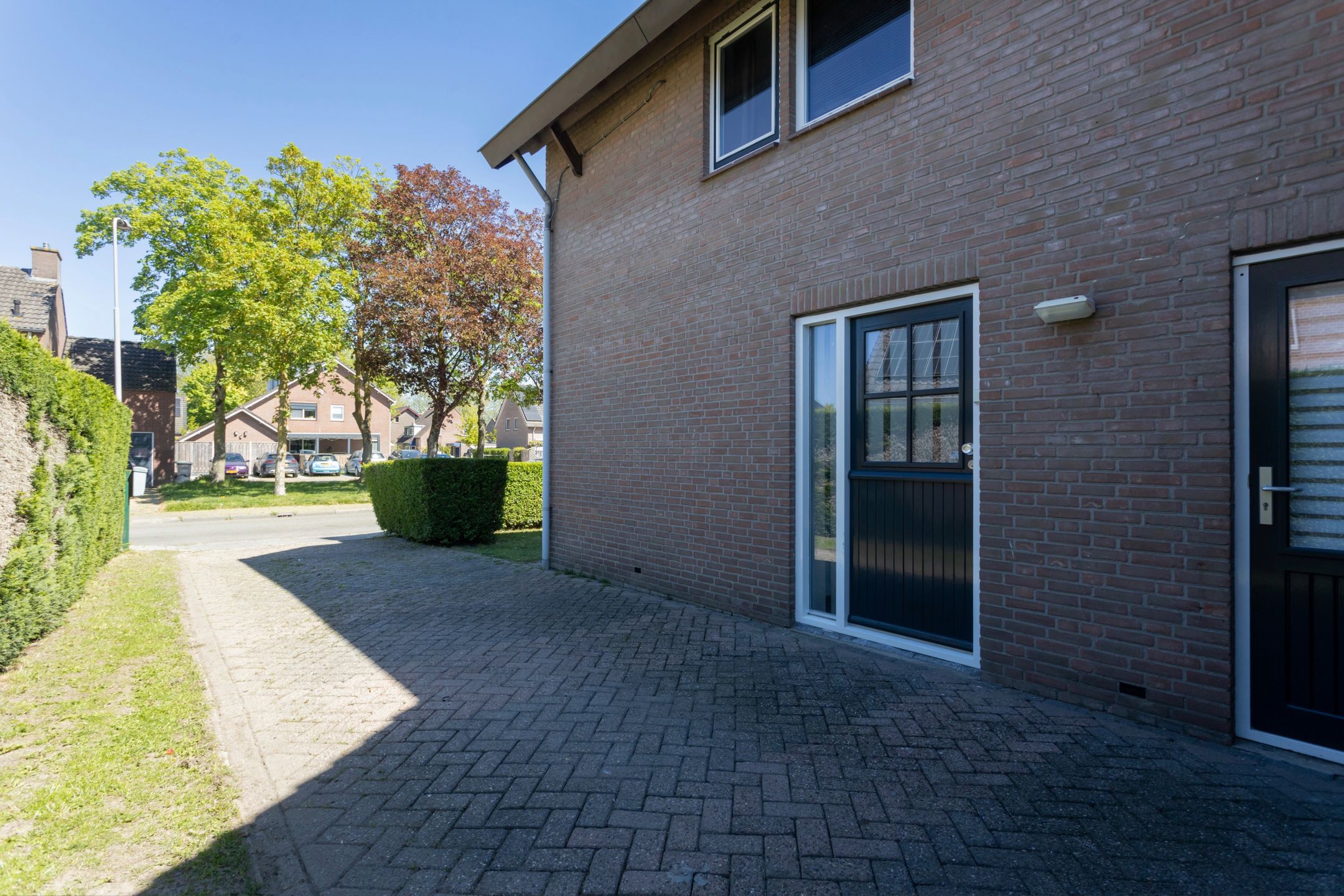 Spacious Detached House with Garage and Sunny Garden in Maasbommel — 48