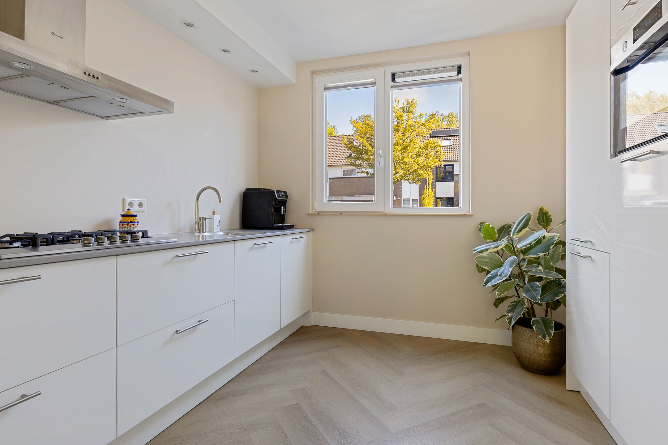 Photo 12 of Verisstraat 8