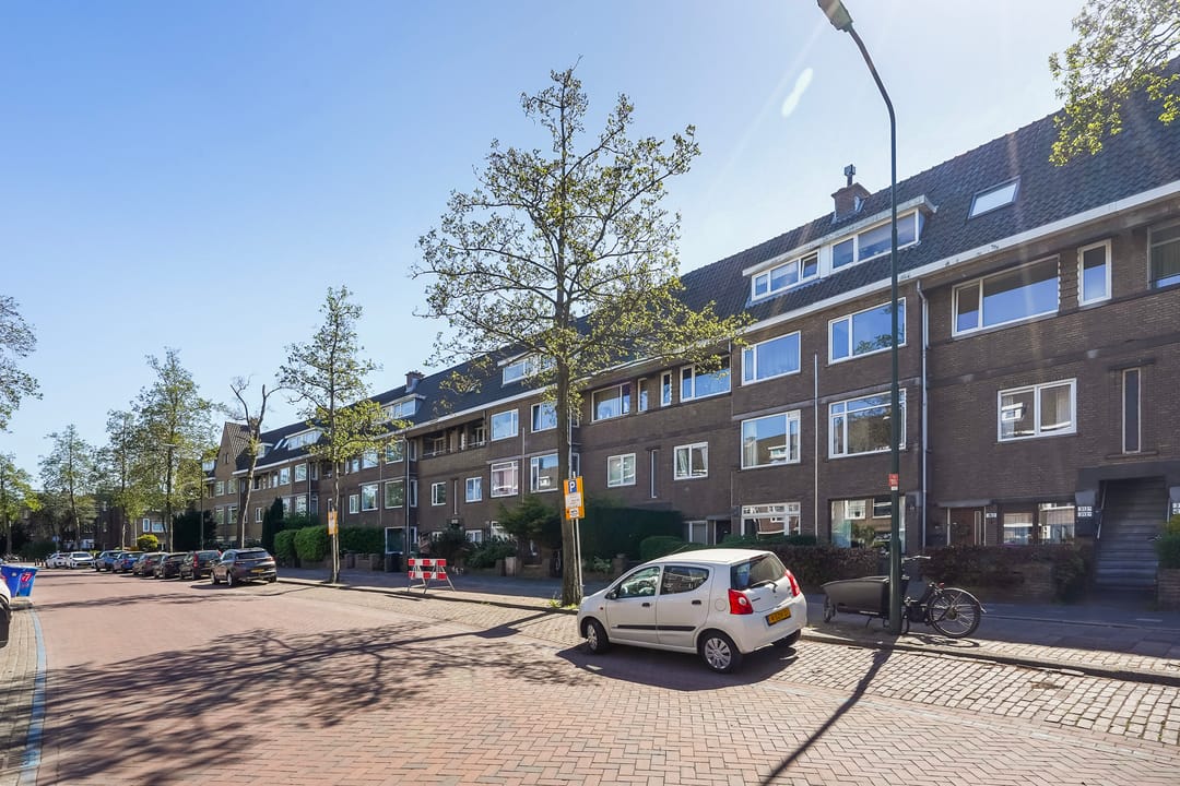 Modern 4-room apartment with southwest-facing balcony in sought-after Voorburg neighborhood — 32