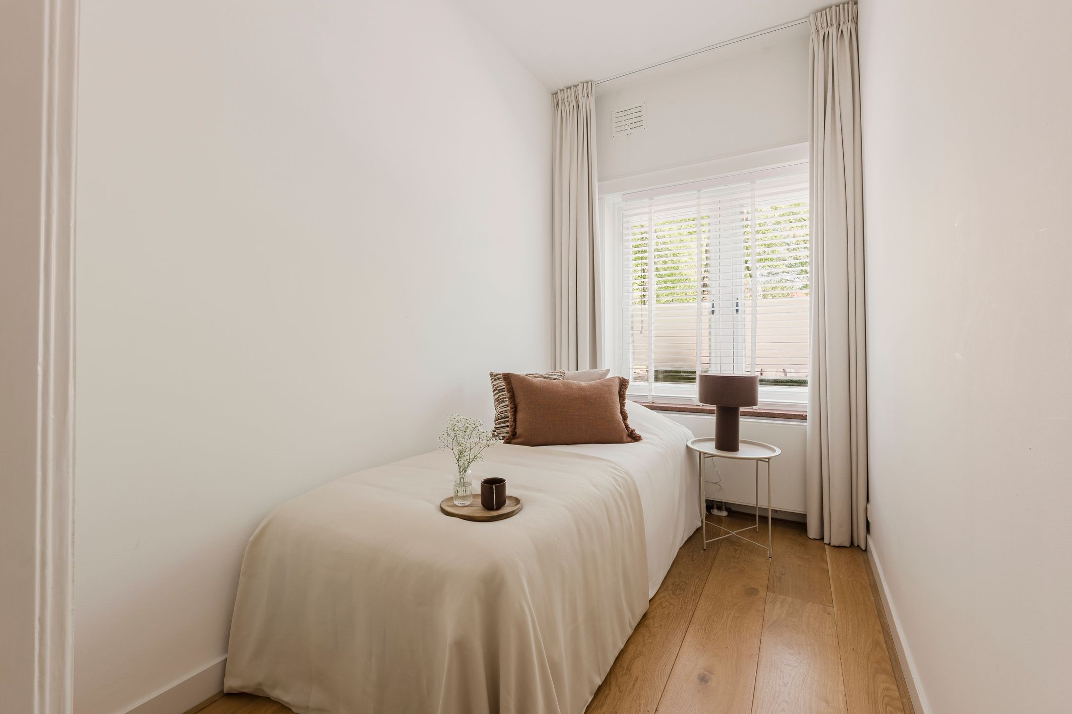 Spacious Ground Floor Apartment with Sunny Southwest Garden in Amsterdam South — 21