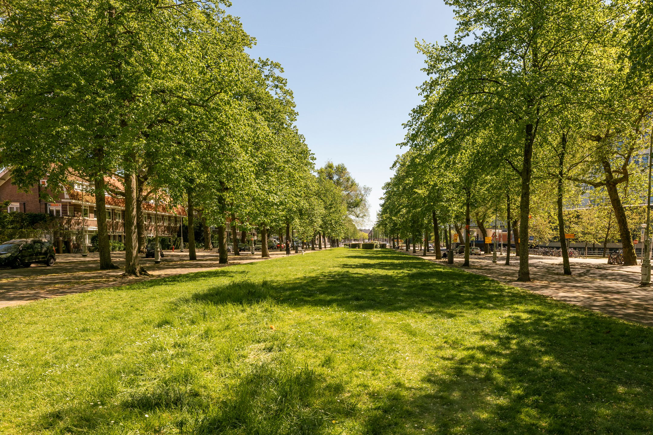 Spacious Ground Floor Apartment with Sunny Southwest Garden in Amsterdam South — 39