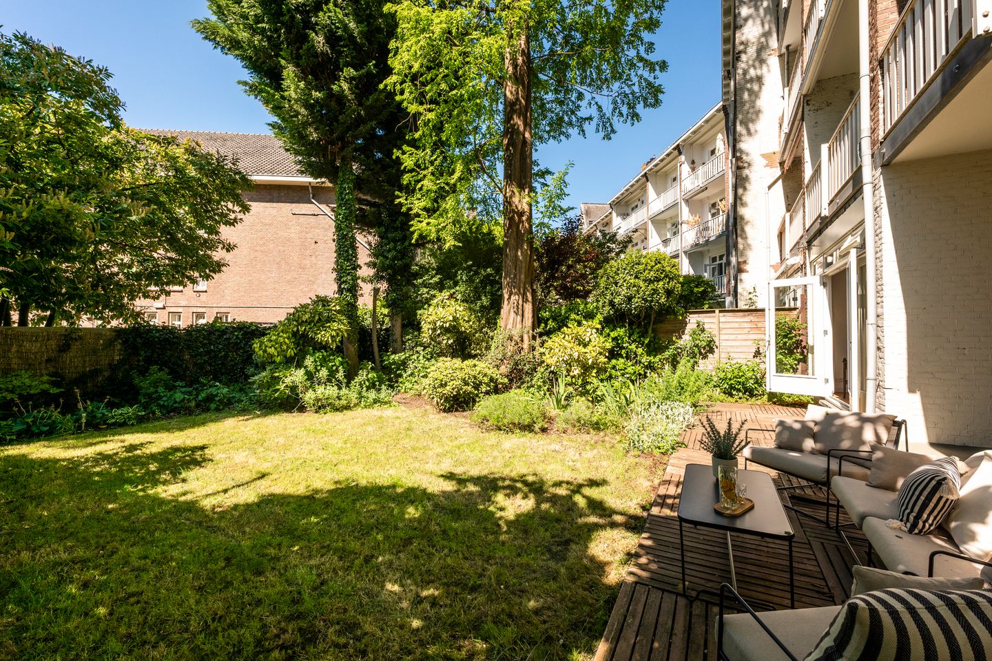 Spacious Ground Floor Apartment with Sunny Southwest Garden in Amsterdam South — 20