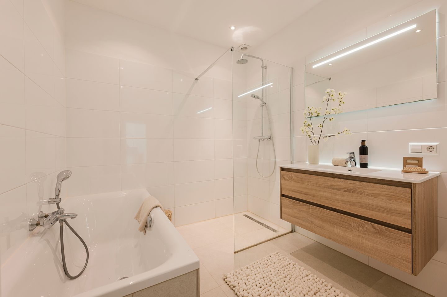 Spacious Ground Floor Apartment with Sunny Southwest Garden in Amsterdam South — 25