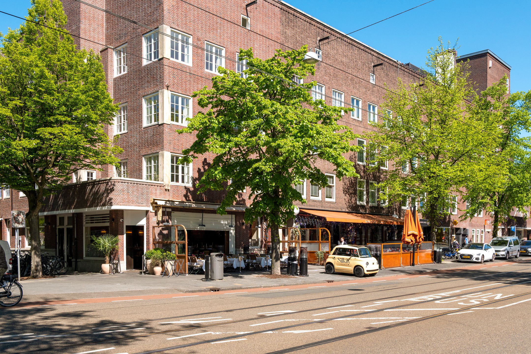 Spacious Ground Floor Apartment with Sunny Southwest Garden in Amsterdam South — 42