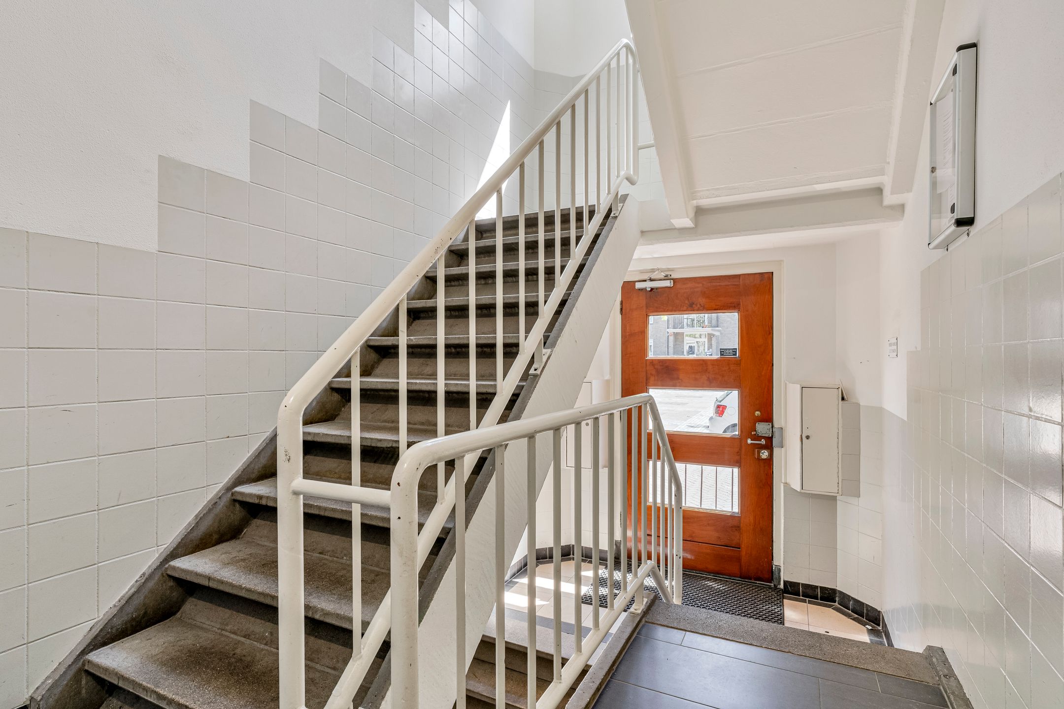 Spacious 4-room apartment with balcony near Zuiderpark in Den Bosch Zuid — 30