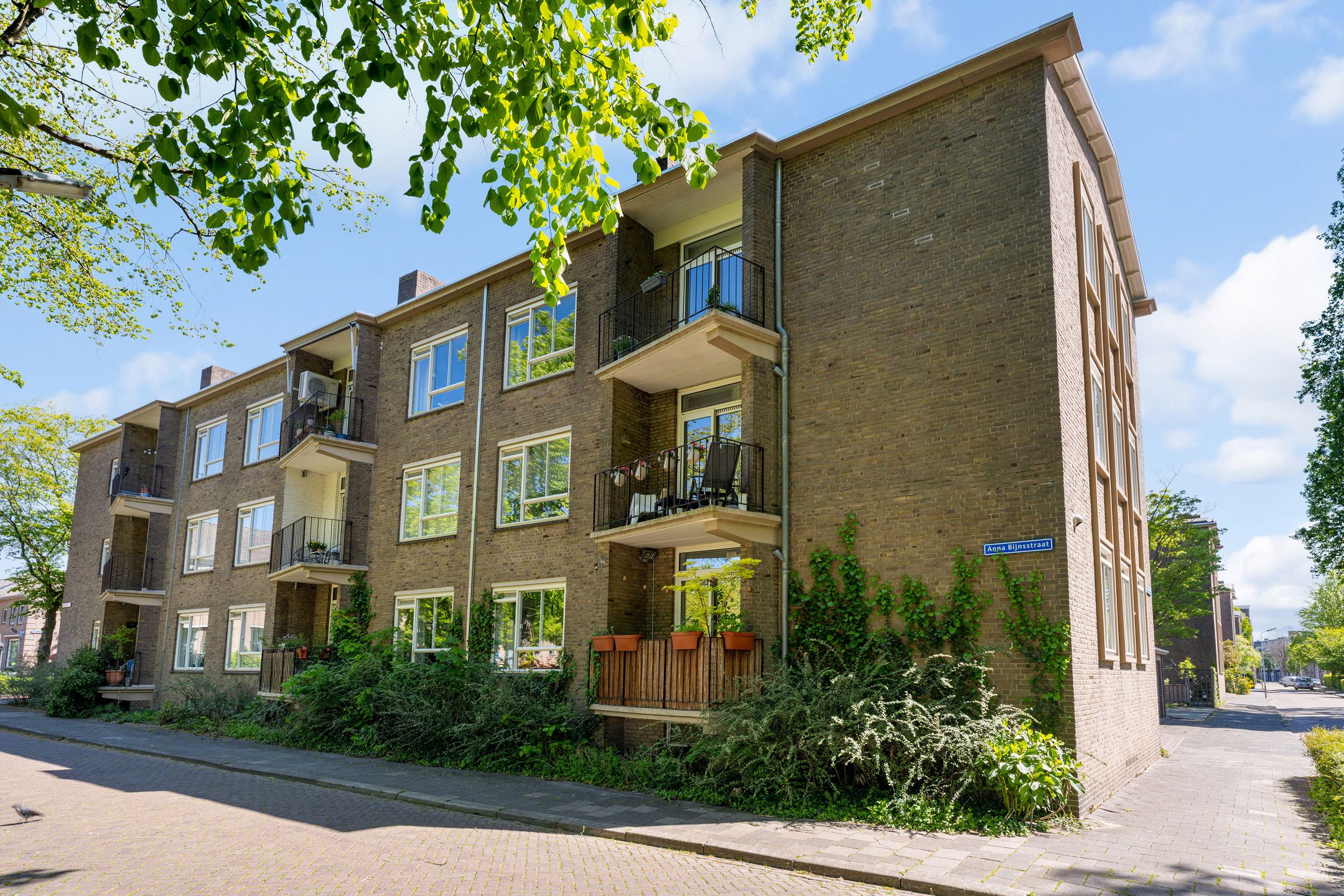 Spacious 4-room apartment with balcony near Zuiderpark in Den Bosch Zuid — 36