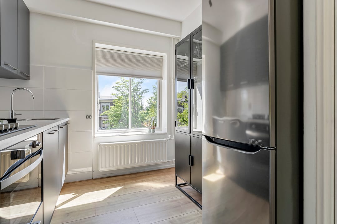 Spacious 4-room apartment with balcony near Zuiderpark in Den Bosch Zuid — 17