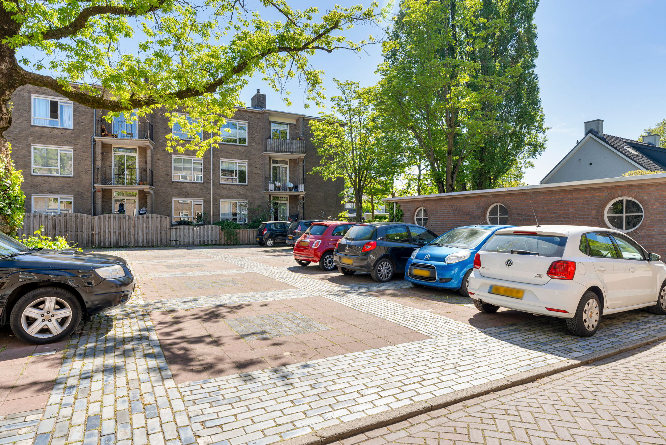 Spacious 4-room apartment with balcony near Zuiderpark in Den Bosch Zuid — 33