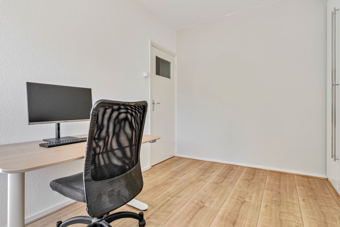 Spacious 4-room apartment with balcony near Zuiderpark in Den Bosch Zuid — 25