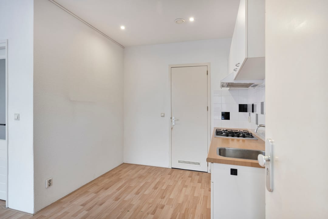 Photo 8 of Rosendaalsestraat 228-B