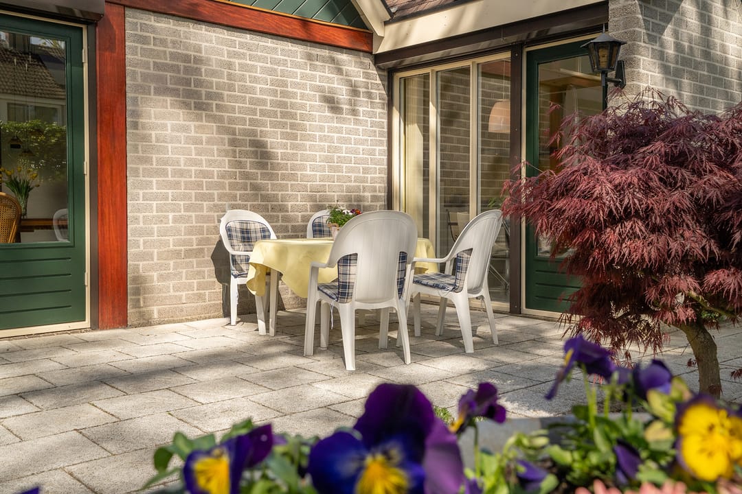 Surprisingly spacious semi-detached family home with private driveway — 38