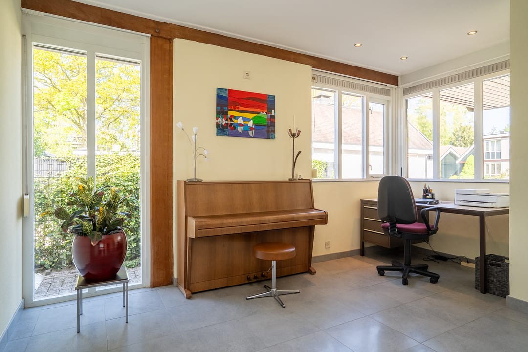 Surprisingly spacious semi-detached family home with private driveway — 17