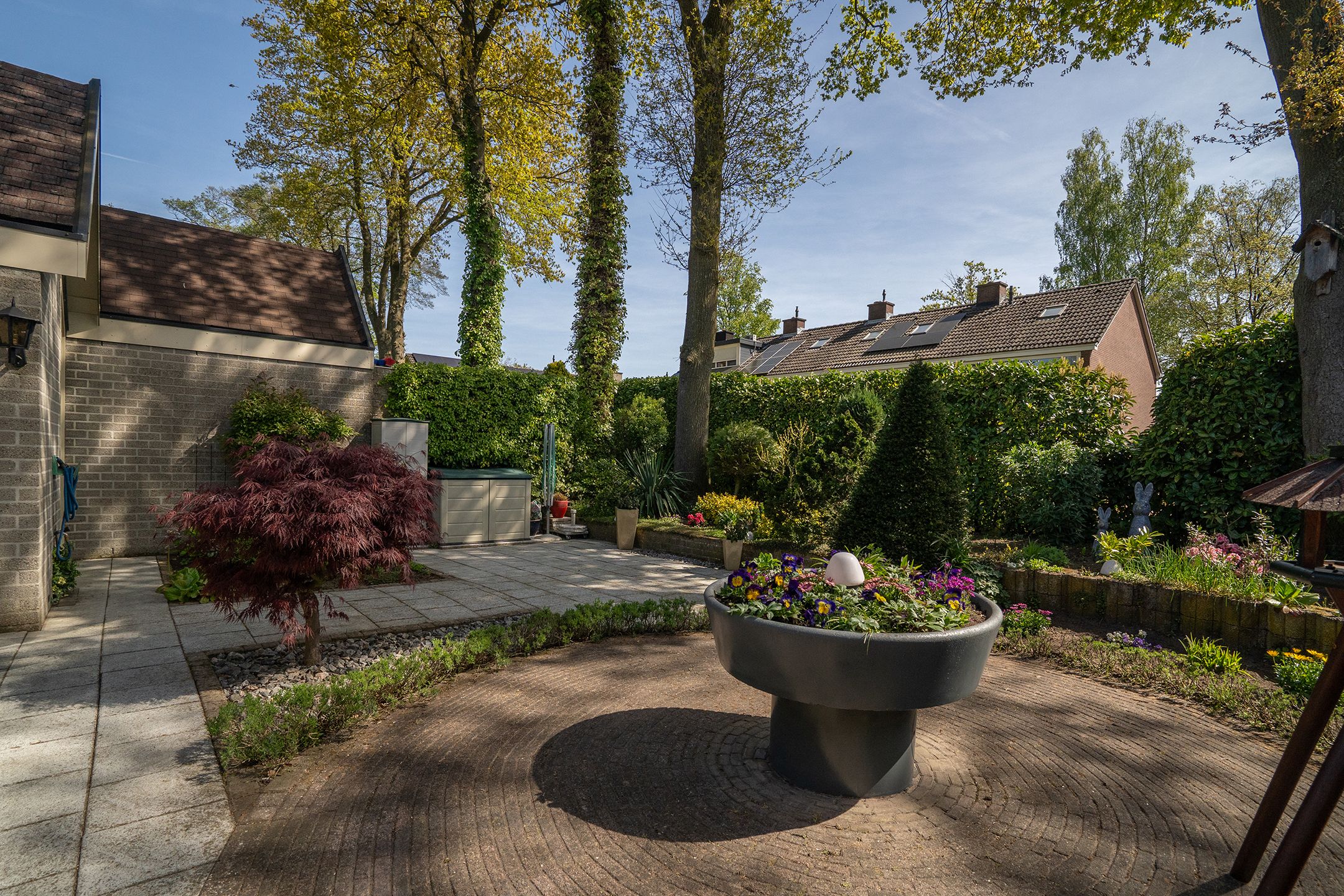 Surprisingly spacious semi-detached family home with private driveway — 42