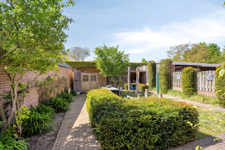Photo 3 of Burgemeester Buskensstraat 23-A