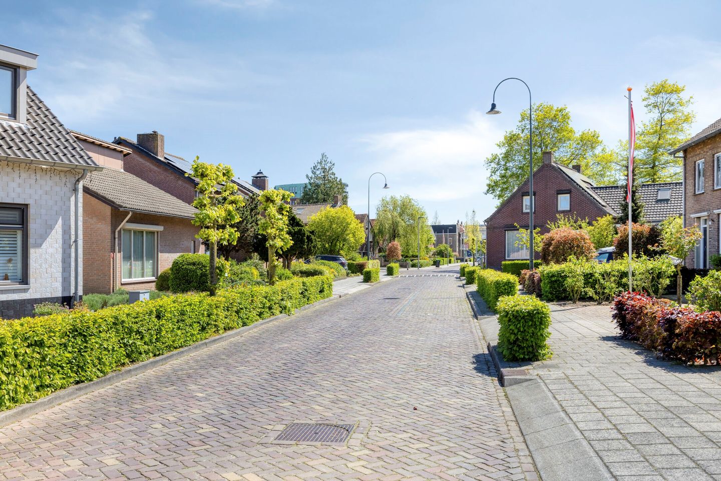 Photo 40 of Burgemeester Buskensstraat 23-A