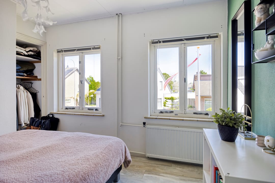 Photo 23 of Burgemeester Buskensstraat 23-A