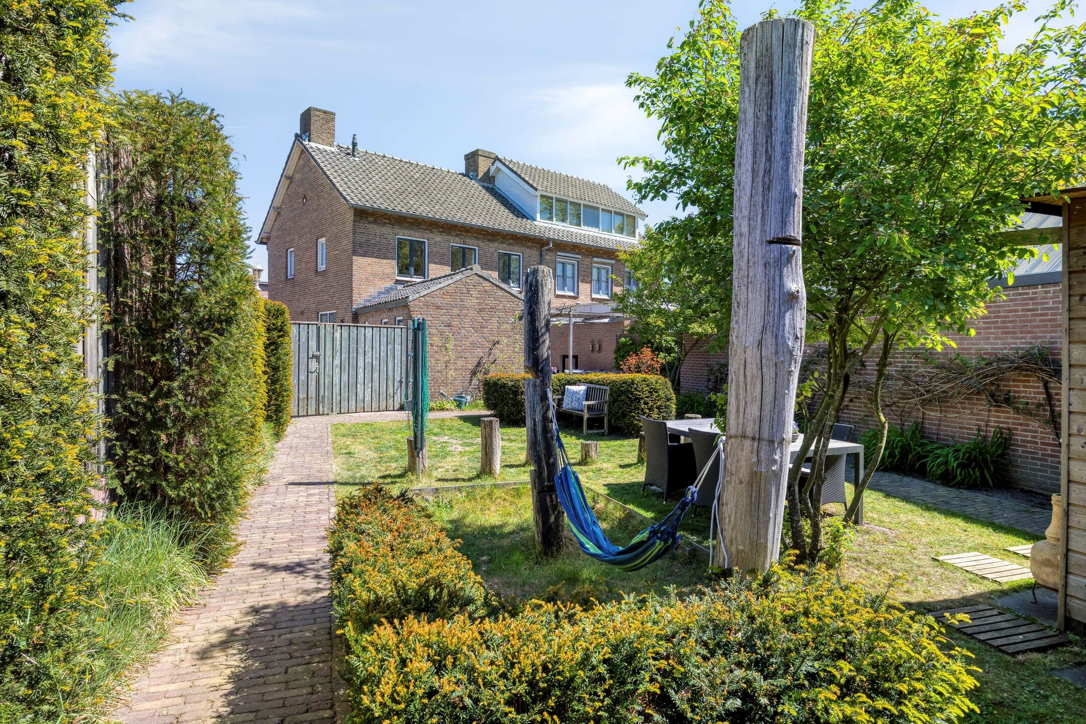 Photo 36 of Burgemeester Buskensstraat 23-A