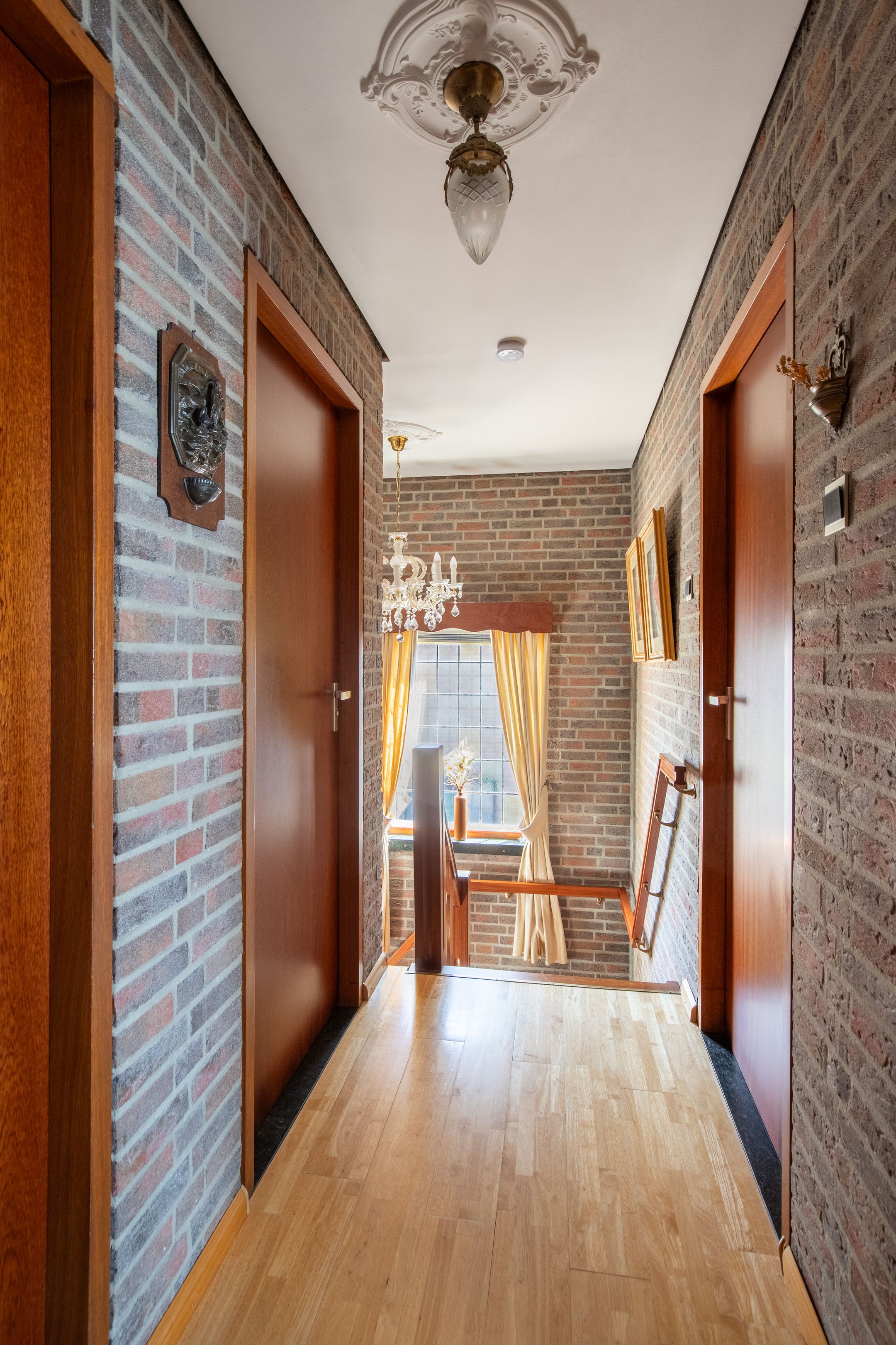 Photo 18 of Graaf van Loonstraat 11