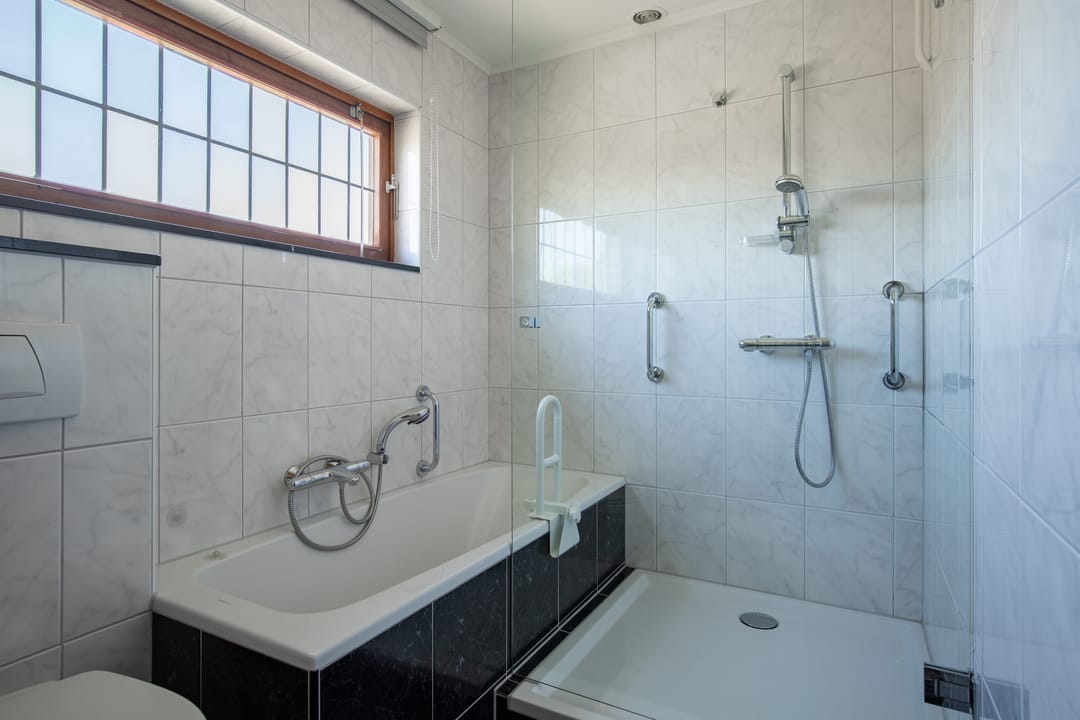 Photo 23 of Graaf van Loonstraat 11