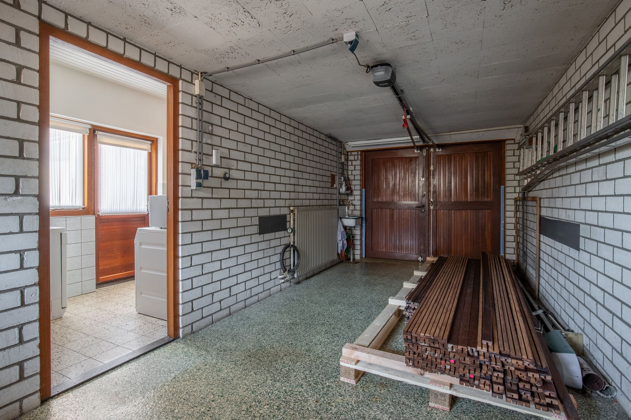 Photo 15 of Graaf van Loonstraat 11