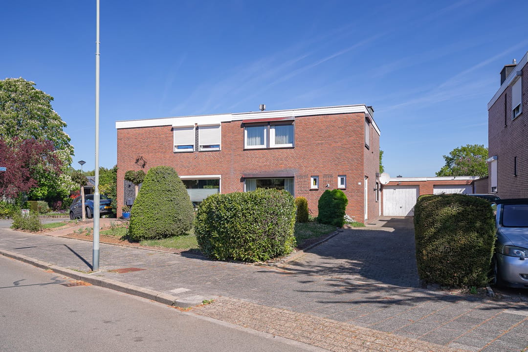 Photo 1 of Nieuwenhagerweg 75