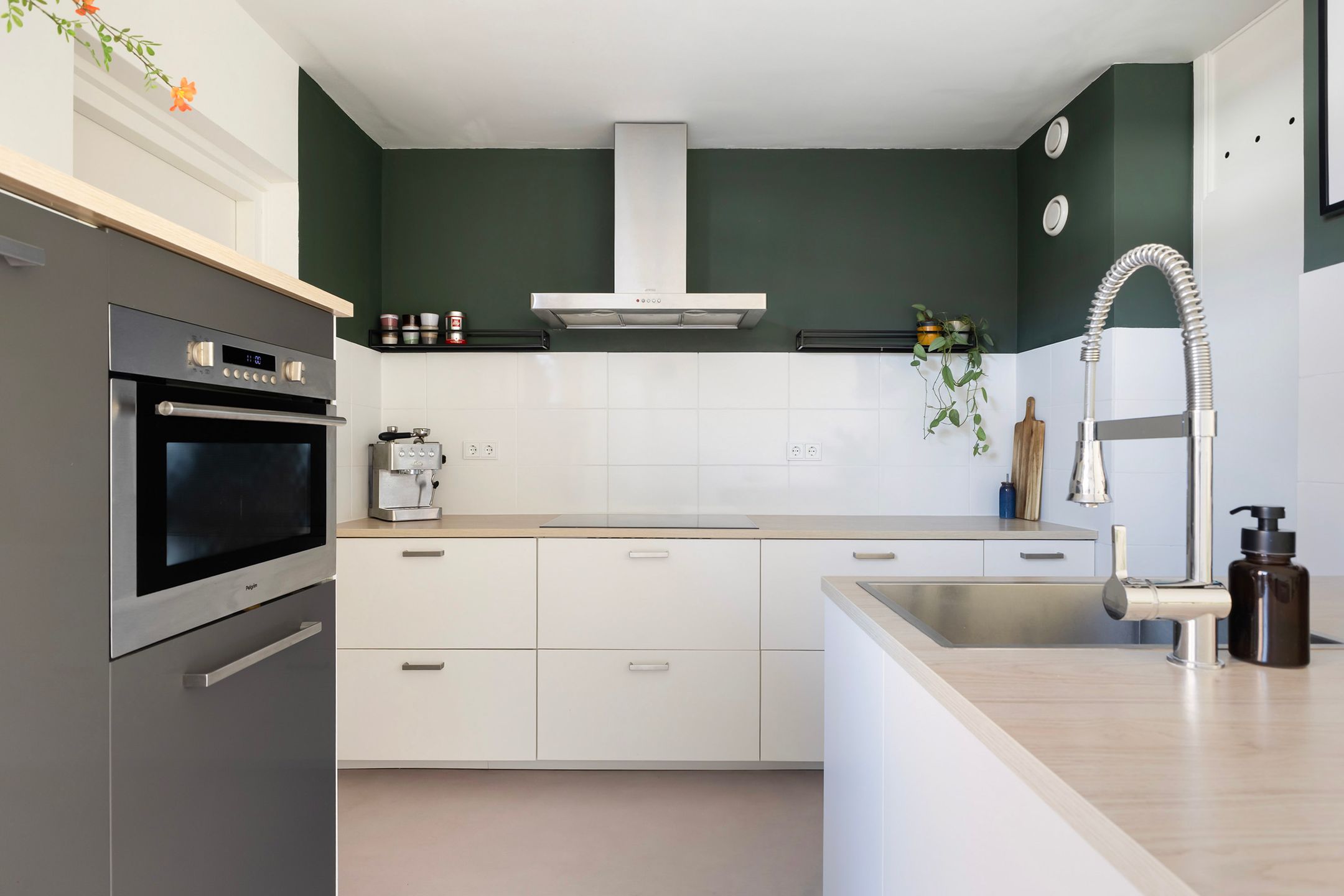 Photo 18 of Albert Cuypstraat 23