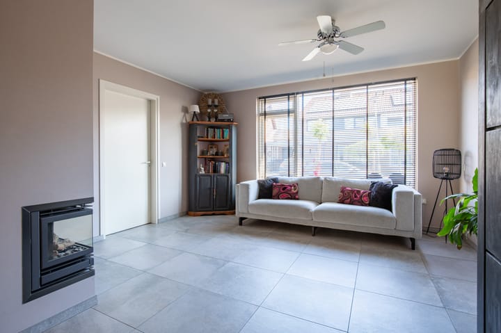 Tussenwoning te koop: Schout Boutenstraat 22, Buchten