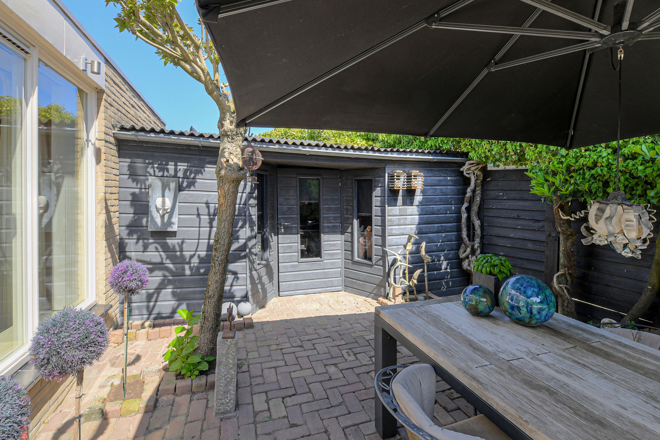 Photo 39 of Bronkhorst 46