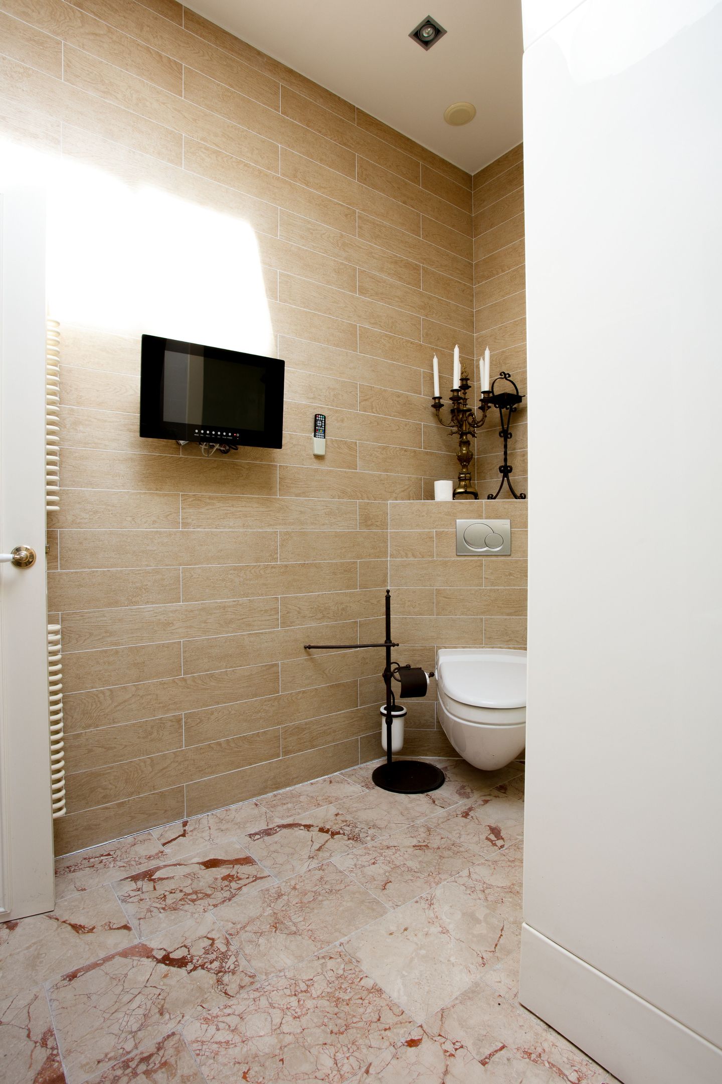 Grand 381m² Townhouse with Dual Living Potential in Scheveningen — 49