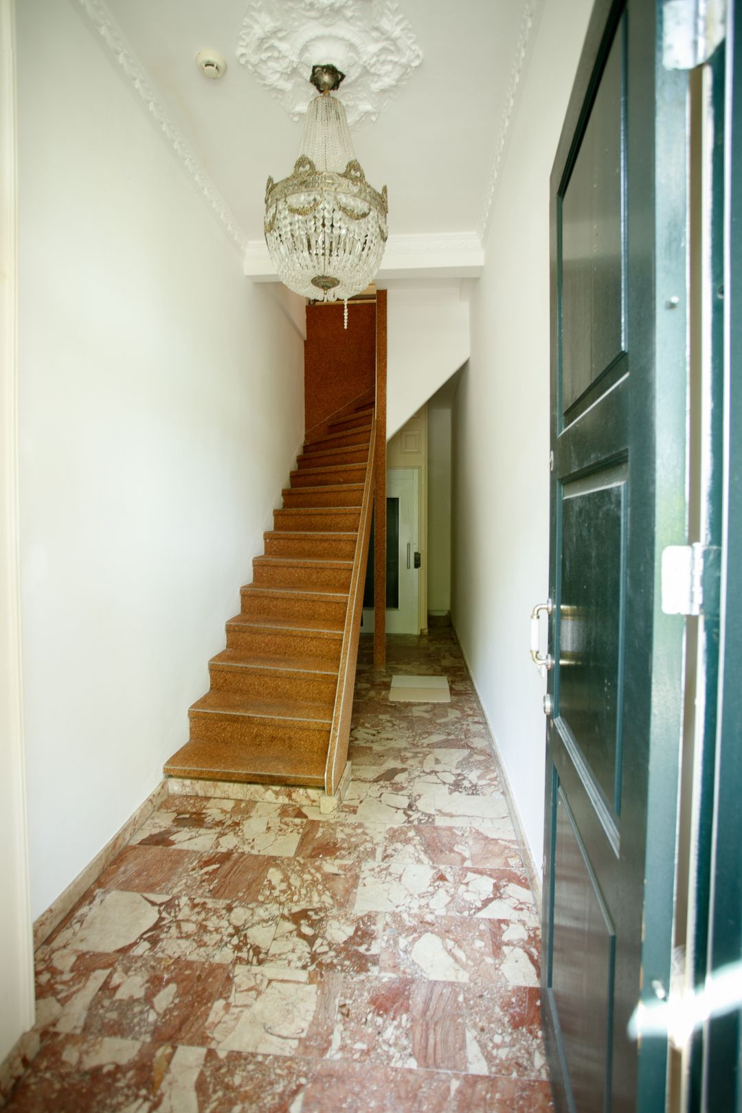 Grand 381m² Townhouse with Dual Living Potential in Scheveningen — 53