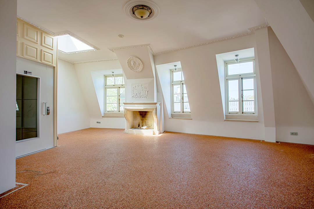 Grand 381m² Townhouse with Dual Living Potential in Scheveningen — 82