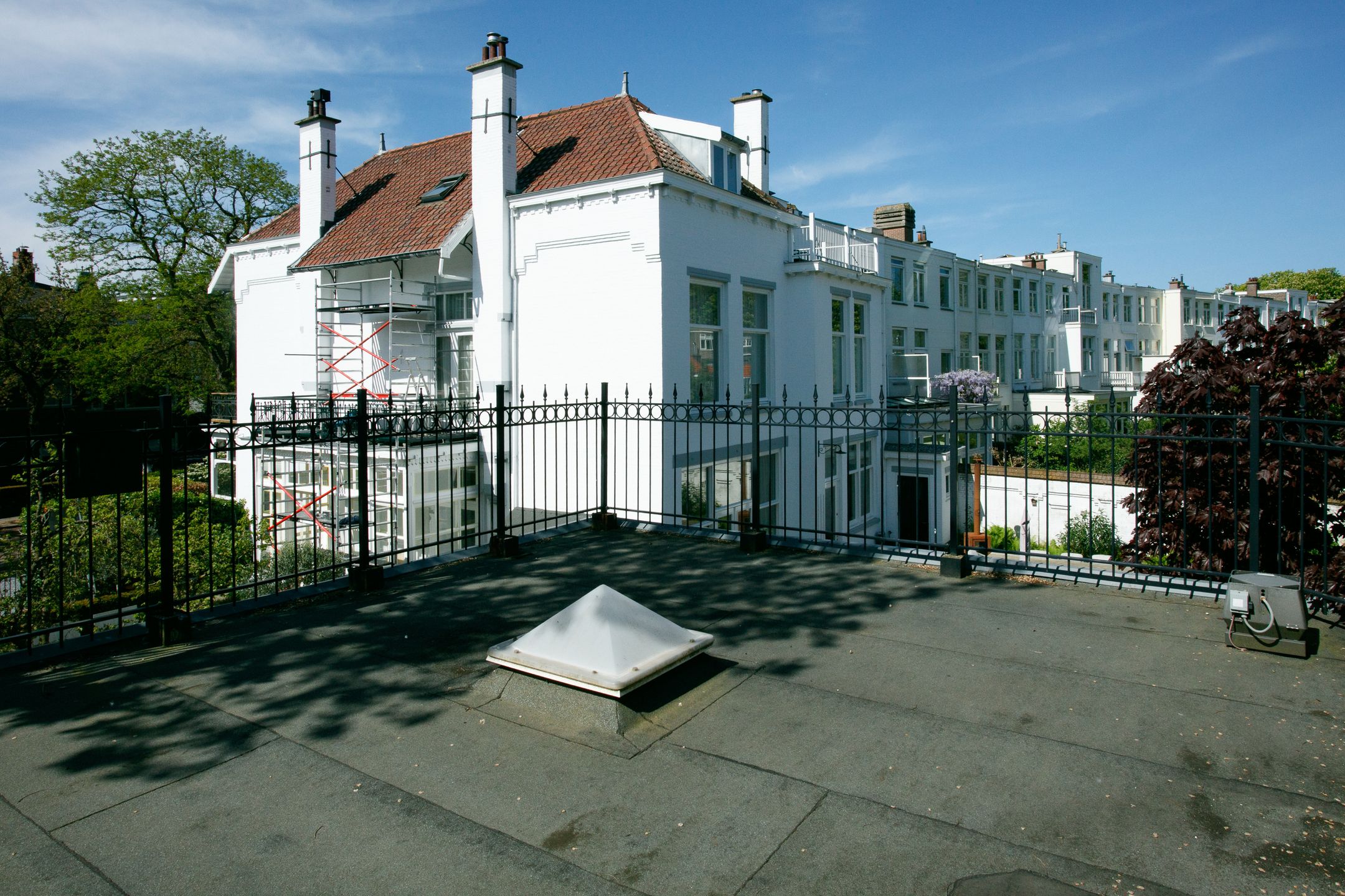 Grand 381m² Townhouse with Dual Living Potential in Scheveningen — 12