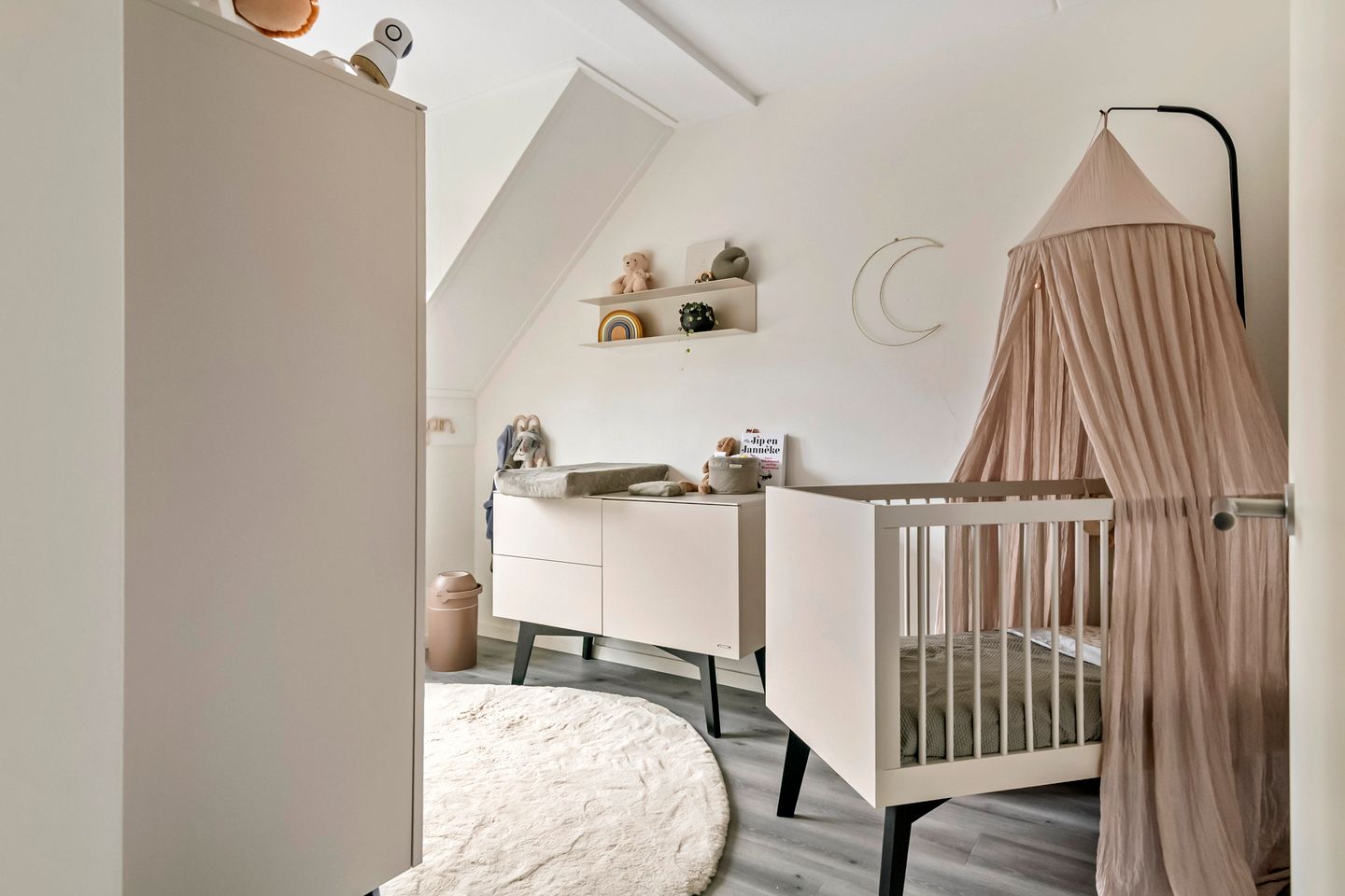 Photo 34 of Meester J van Dolderenstraat 11