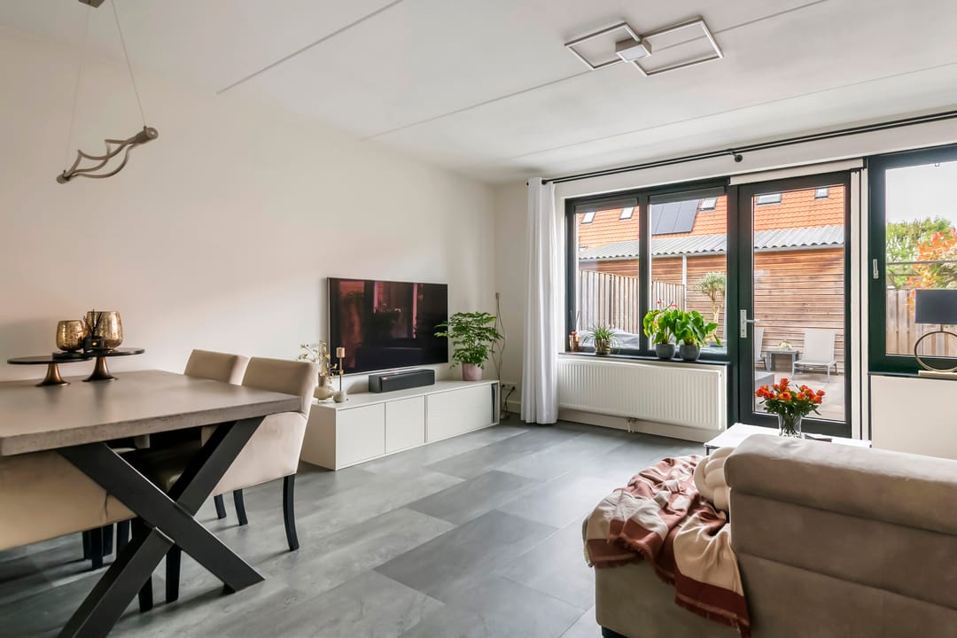 Photo 13 of Meester J van Dolderenstraat 11