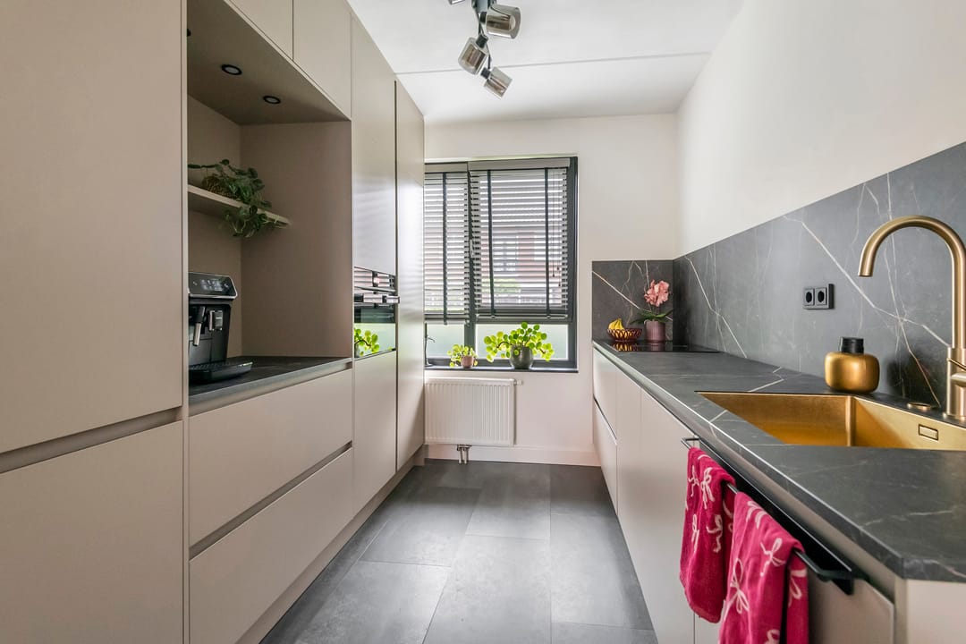 Photo 17 of Meester J van Dolderenstraat 11