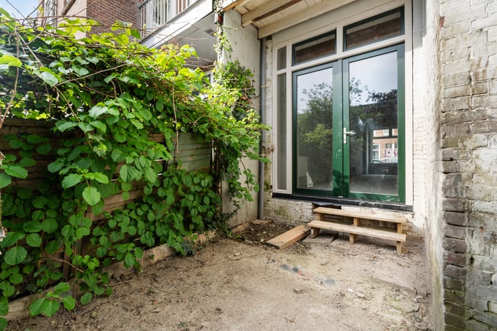 Photo 3 of Ebenhaëzerstraat 38