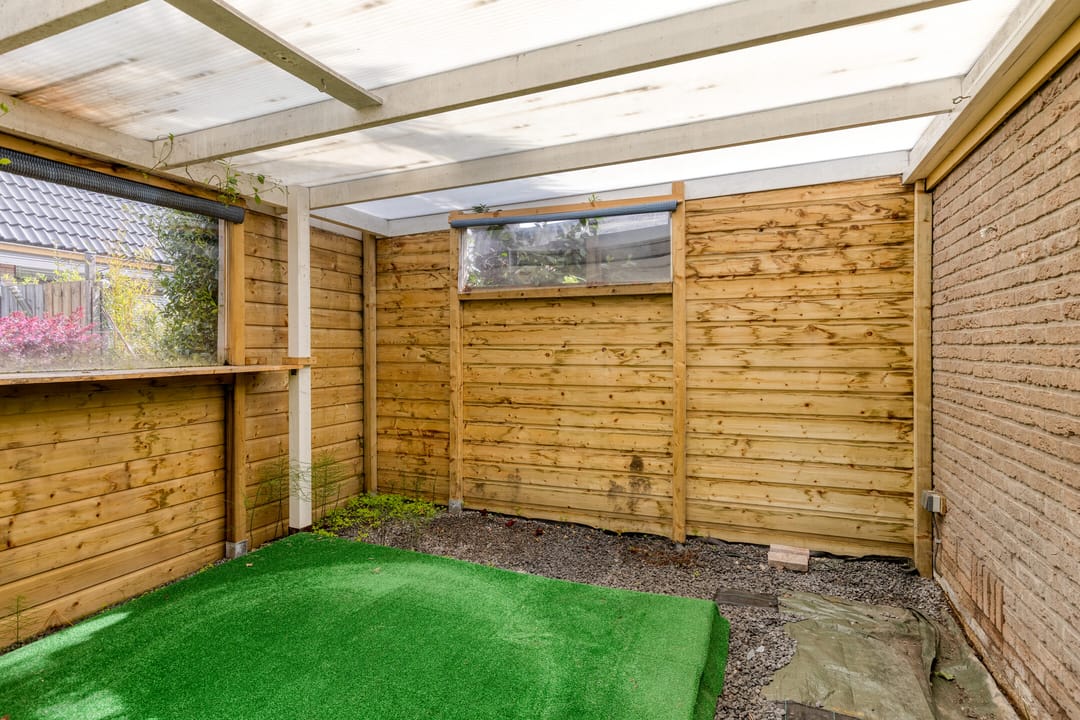Child-Friendly Family Home with Deep Southwest-Facing Garden — 31