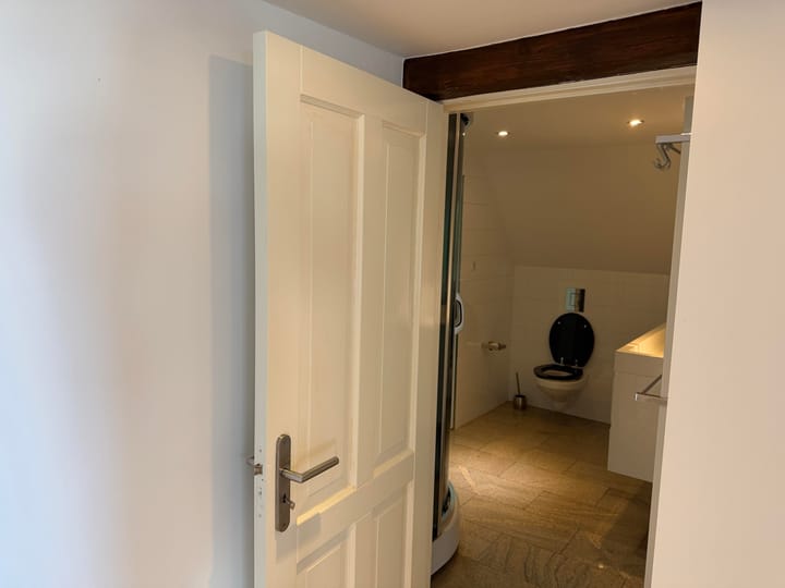 Photo 5 of Woude 24